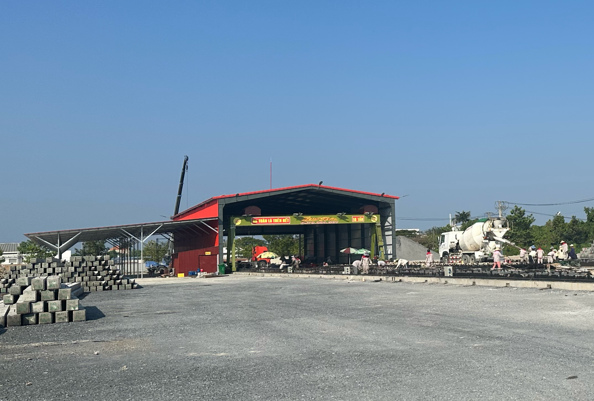 Long Duc pile manufacturing yard